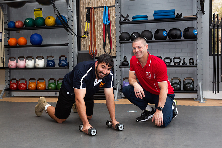 220823-Fit_and_Well_Gym_Photoshoot_21_Pushup_Dumbbell_Row.jpg